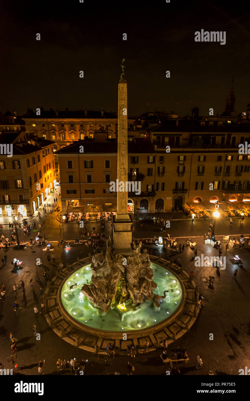 Veduta aerea della Fontana dei Quattro Fiumi a Piazza Navona, Roma, Italia Foto Stock