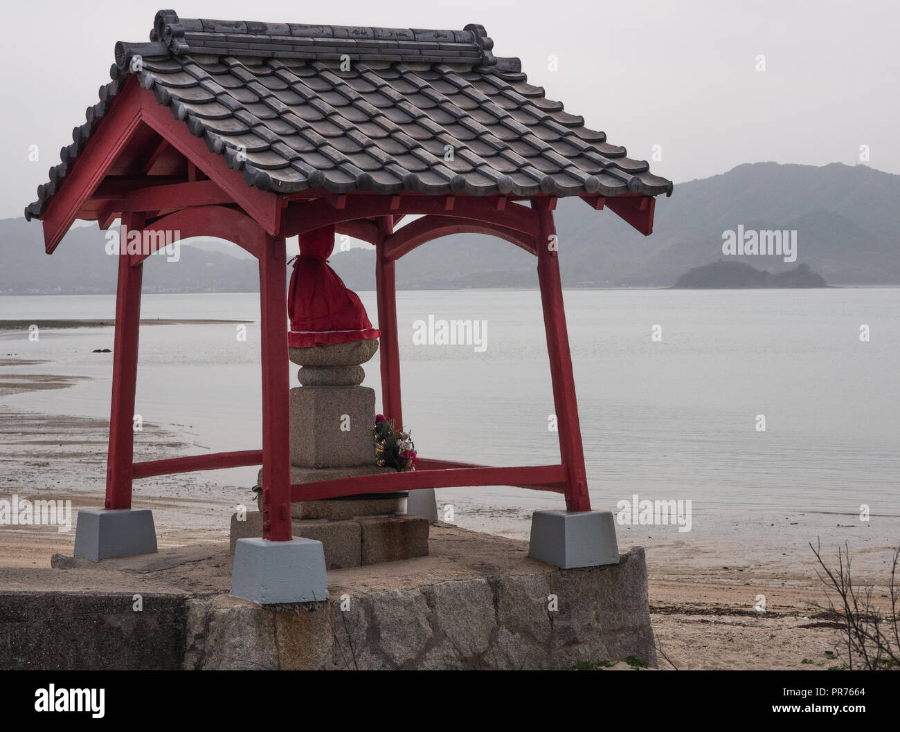 Santuario buddista da Inland Sea, Innoshima, Setouchi Shimanami Kaido, Giappone, Foto Stock