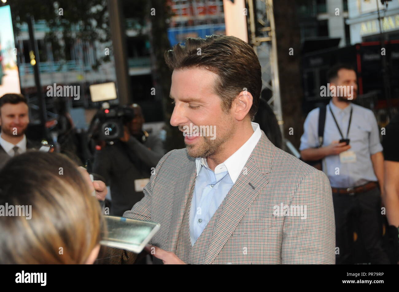 L'attore e produttore, Bradley Cooper, di una Stella è nato a film del London premiere. Foto Stock