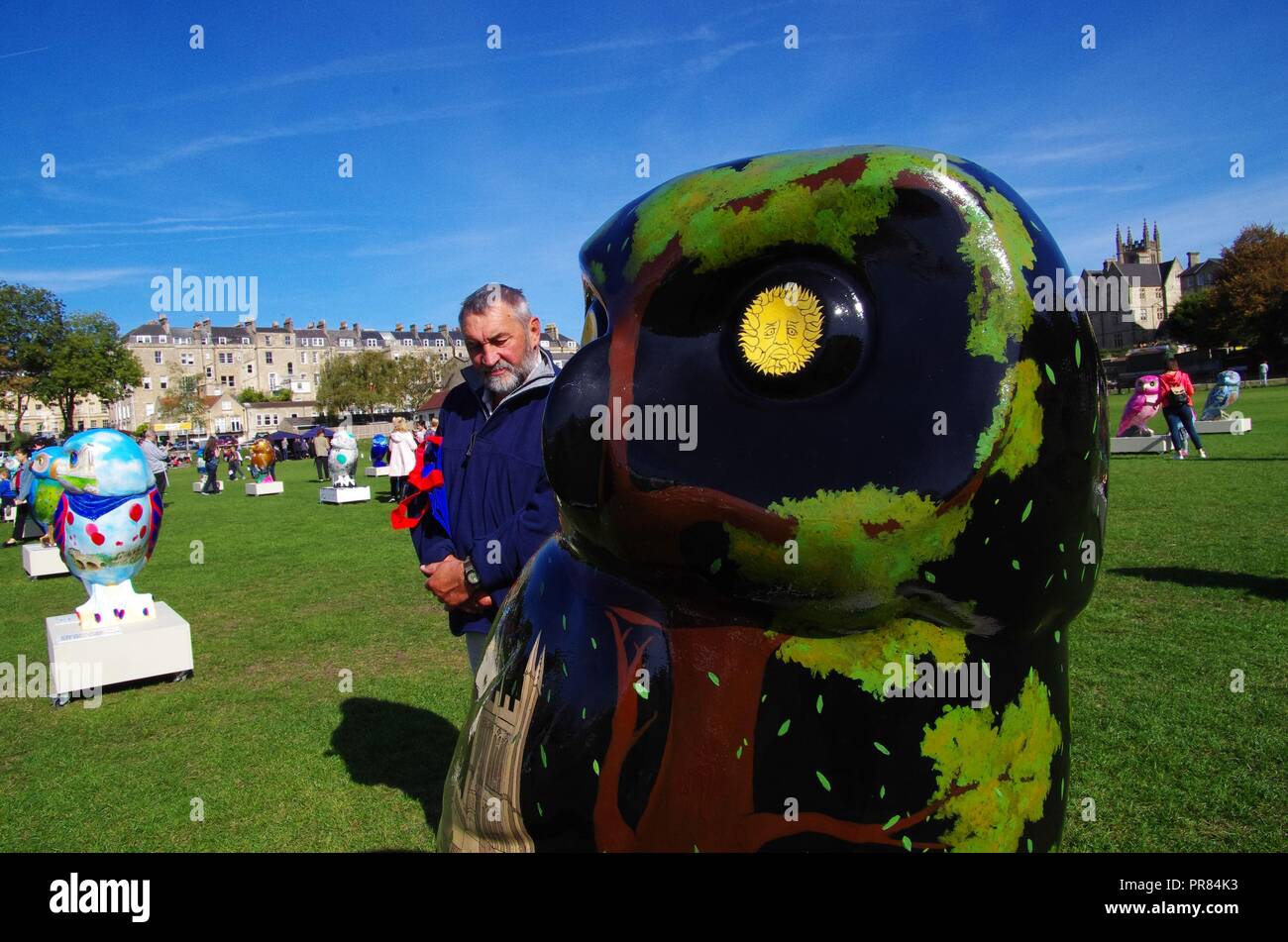 Birmingham, Regno Unito. 29 settembre 2018. Di Minerva gufi del bagno anteprima di aste si è tenuta sul bagno di massa di ricreazione 29 settembre 2018. La Minverva gufi del bagno è un grande arte pubblica del sentiero delle sculture con oltre 80 individualmente decorate di dimensioni super owl sculture.. Tutti i 82 gufi che figuravano sul sentiero sono state sul display all'Hoot addio weekend. Credito: Haydn Wheeler/Alamy Live News Foto Stock