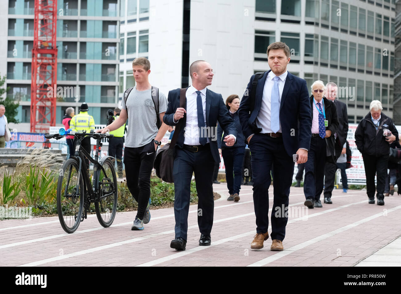 Birmingham, Regno Unito. Il 30 settembre 2018. Partito Tory i delegati arrivano per la prima giornata del congresso del partito conservatore e all'ICC in Birmingham - Photo Steven Maggio / Alamy Live News Foto Stock