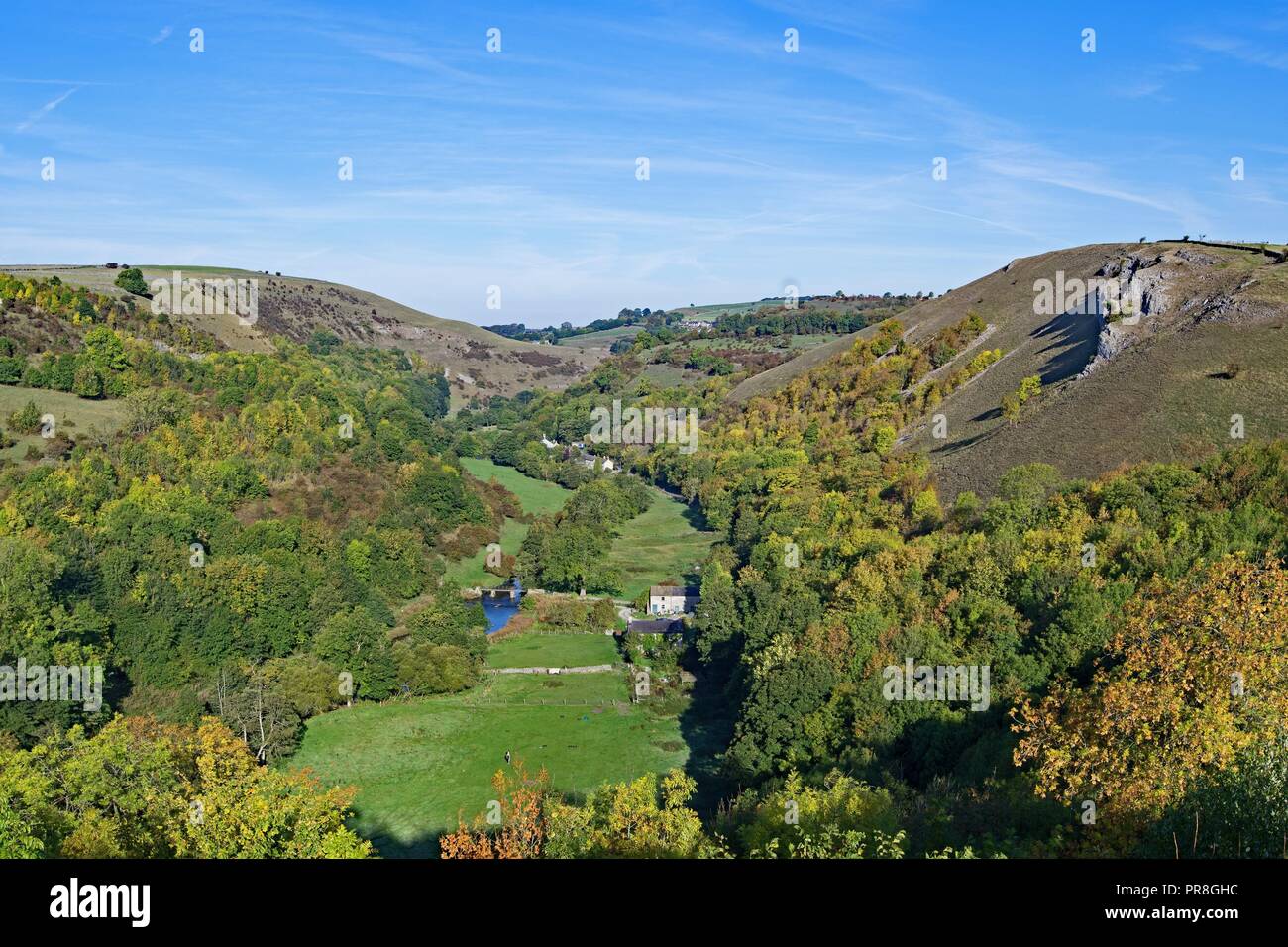 Prese per catturare la malinconica autunnale di malinconia evocata dal più famoso punto panoramico nel Derbyshire, Monsal testa. Foto Stock