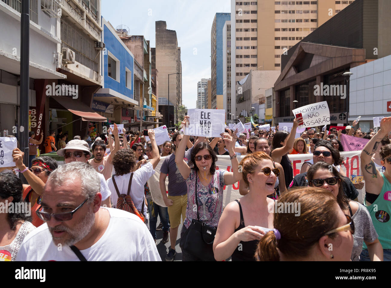 Settembre 29, 2018. #Nothim (elenão) mobilitazione. In Brasile le donne in segno di protesta contro l'estrema destra candidatura presidenziale di Jair Bolsonaro Foto Stock