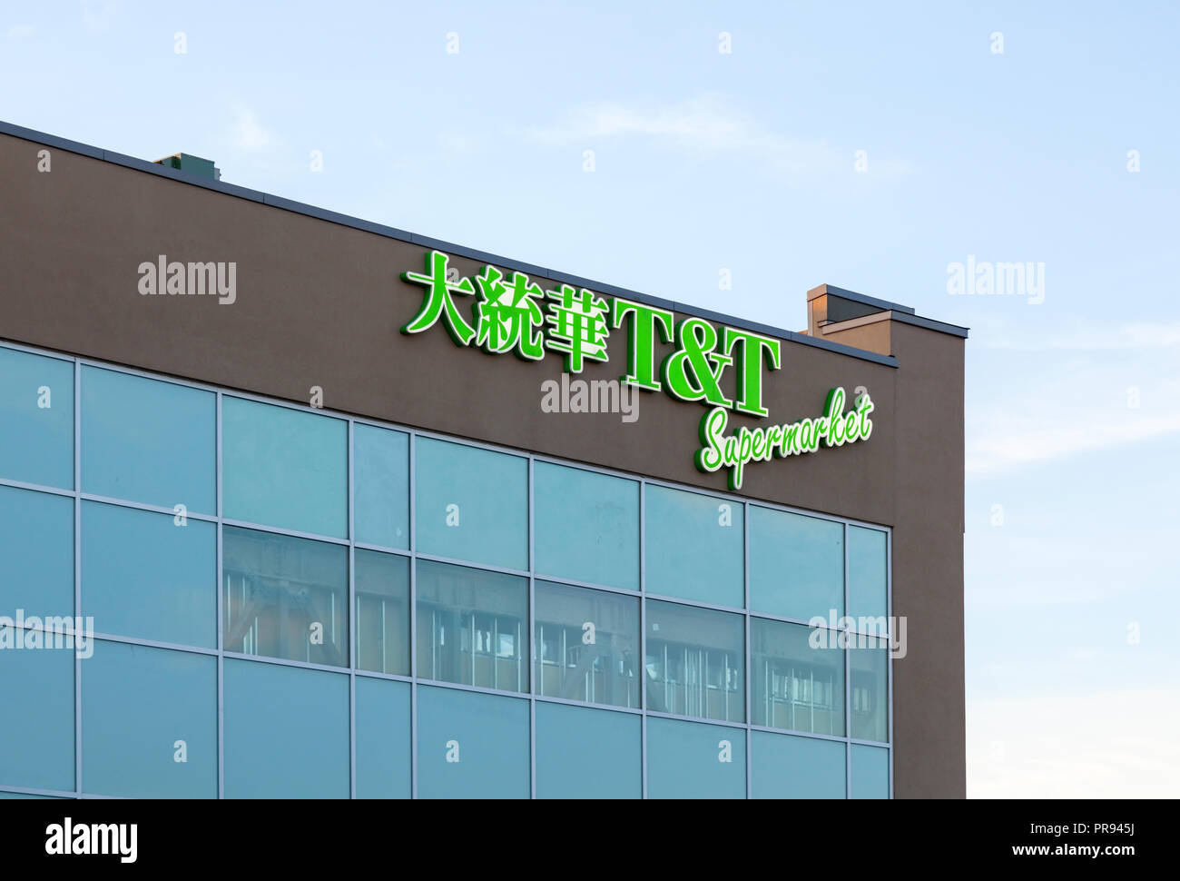 T & T Supermercato Inc. Il logo in Markham, Ontario, Canada. Foto Stock