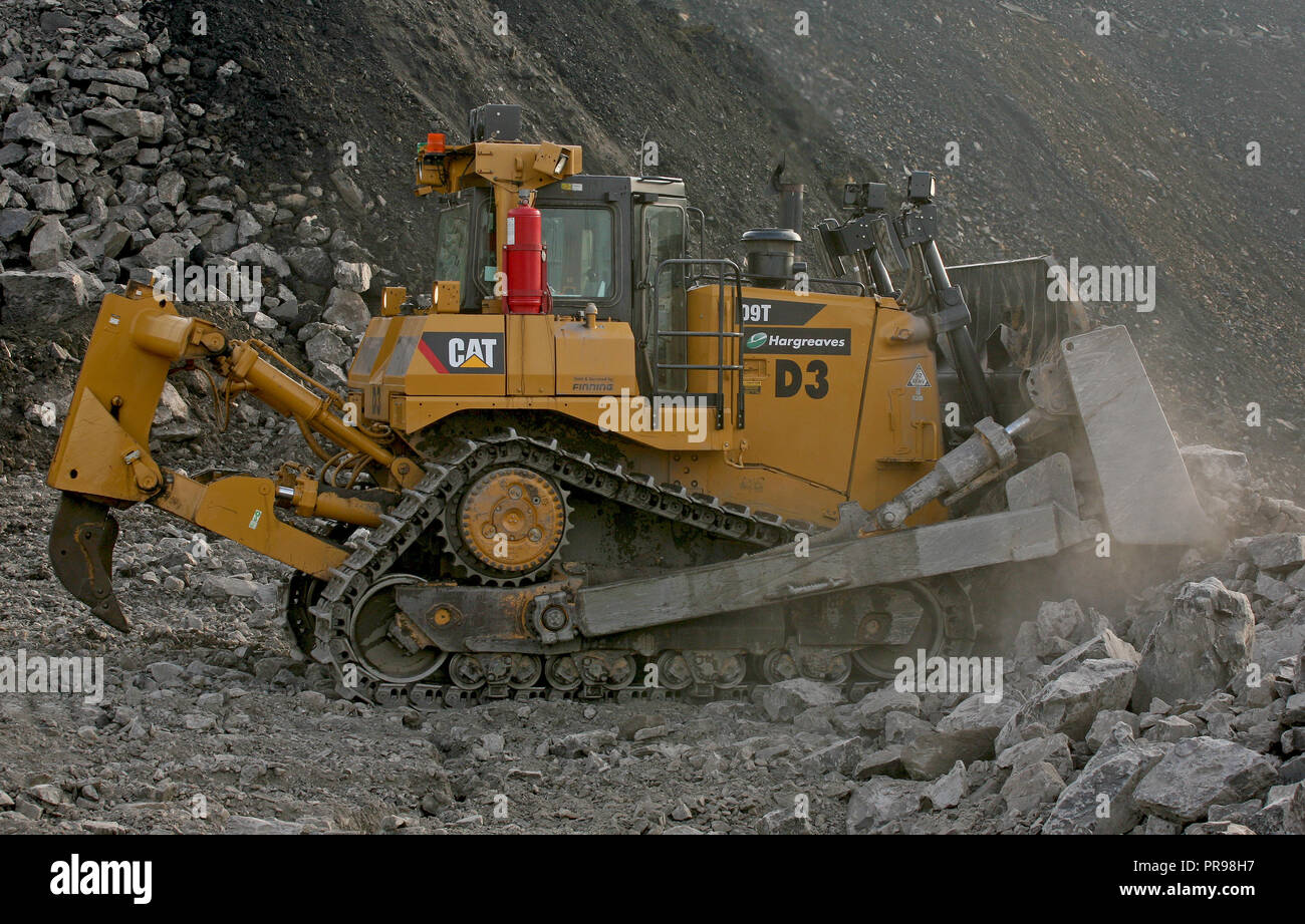 Caterpillar D9T Bulldozer funzionante a Tower Colliery miniera a cielo aperto in Galles del Sud Foto Stock