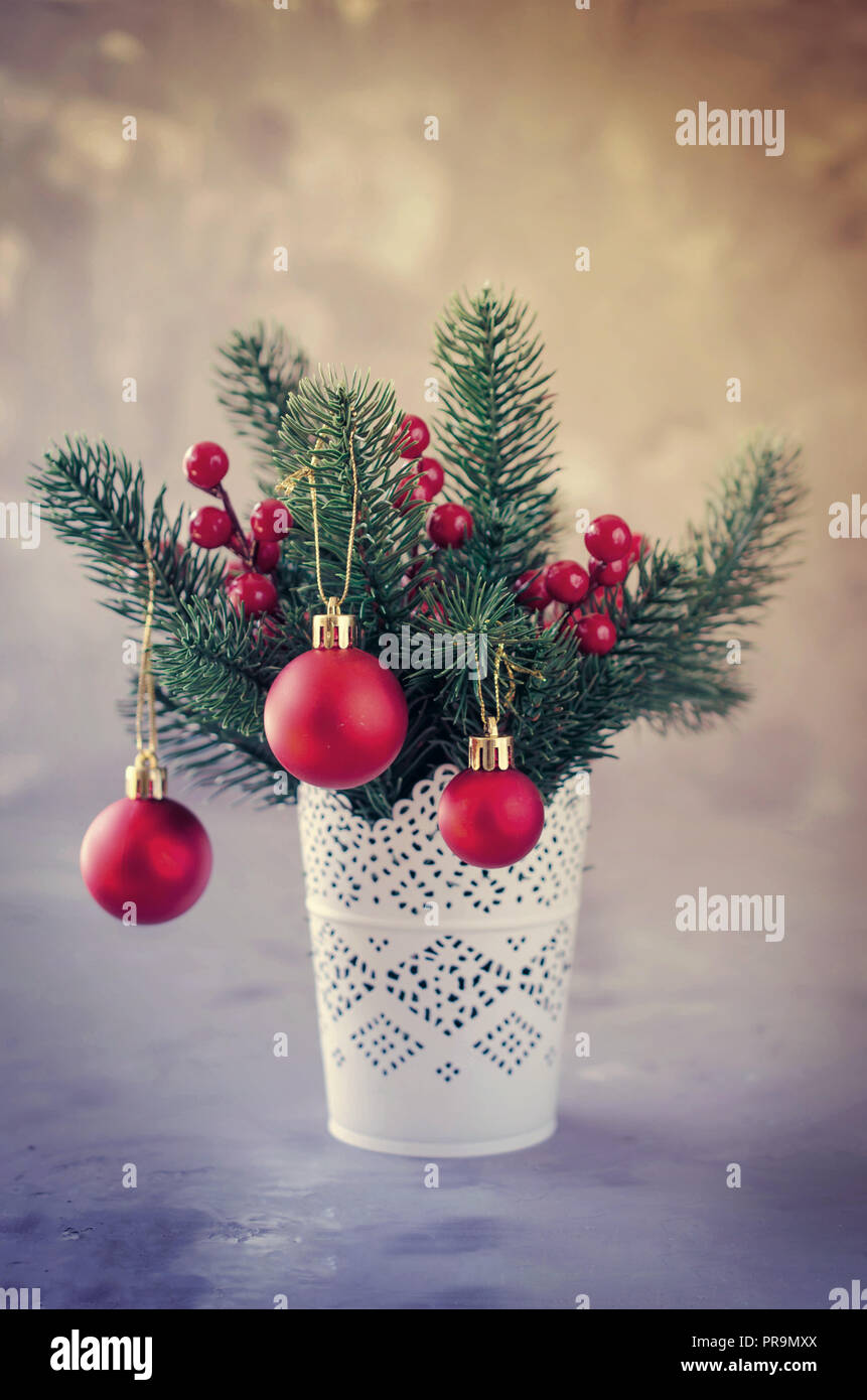 Cartoline Di Natale Con Foto.Sfondo Di Natale Con Il Natale Rami D Abete E Decorazioni Natale Cartoline Di Auguri Vintage Tonica Copia Dello Spazio Foto Stock Alamy