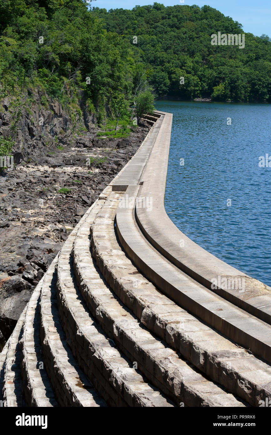 Nuovo Croton Dam, noto anche come diga di Cornell, è parte della città di New York sistema di approvvigionamento di acqua Foto Stock