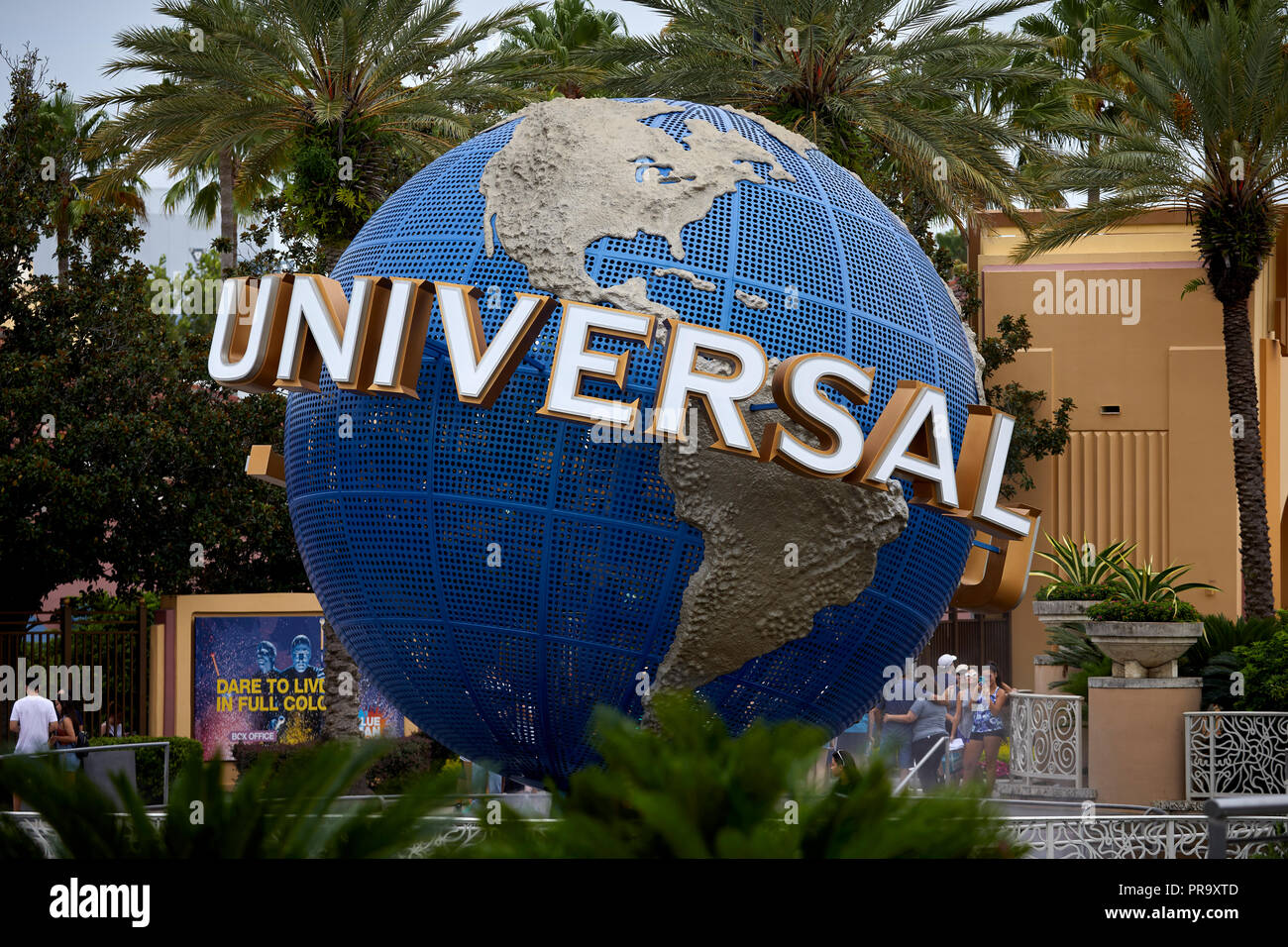 Universal Studios landmark globe all'entrata in Orlando Florida Foto Stock