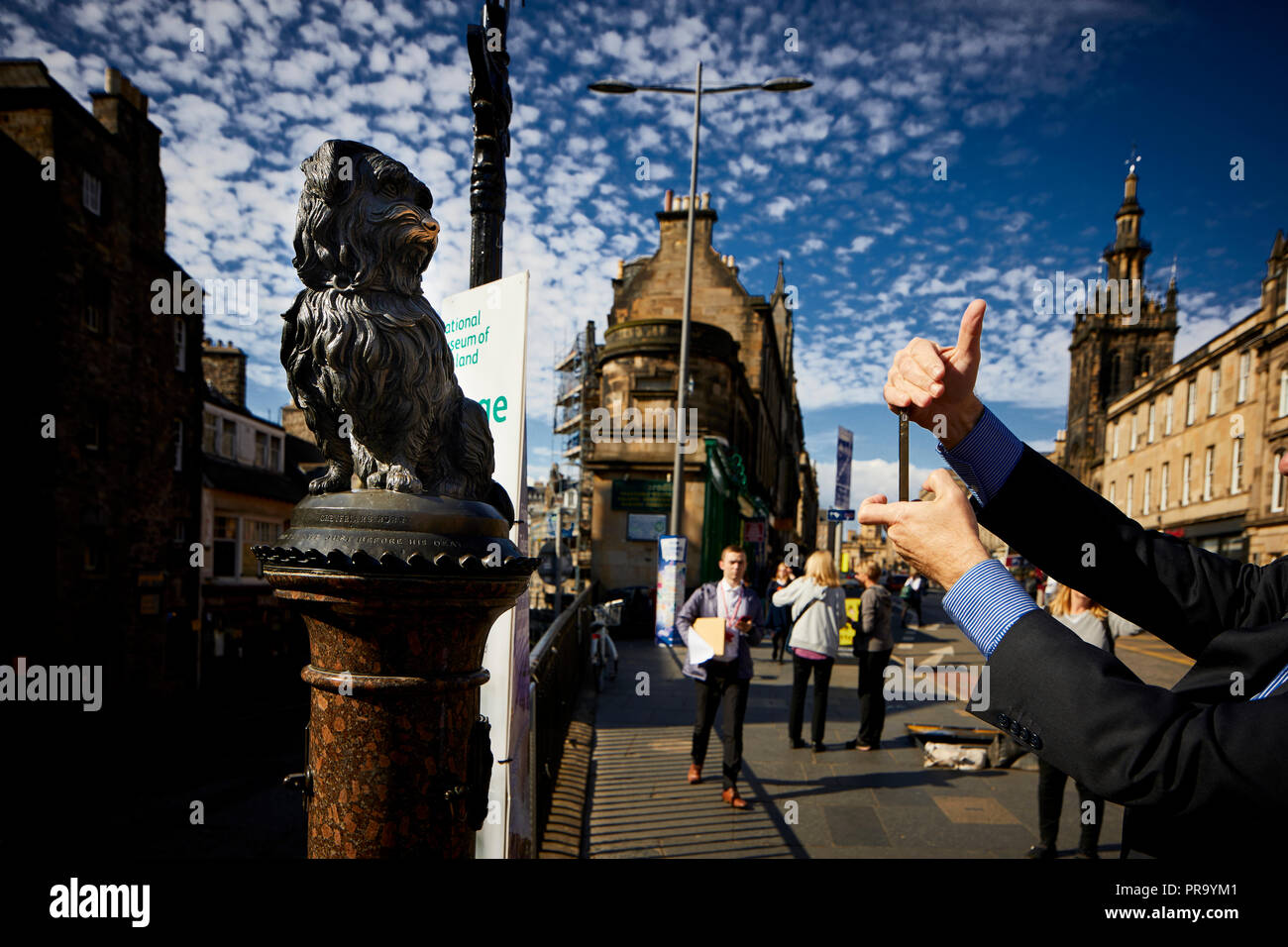 Centro storico di Edimburgo, Scozia Greyfriars Bobby statua di Skye Terrier dallo scultore William Brodie Foto Stock