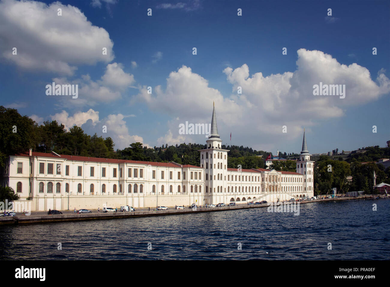 Vista del più antico liceo militare in Turchia, situato in Çengelköy, Istanbul, sulla sponda asiatica del lo stretto del Bosforo. Essa è stata fondata su Septe Foto Stock