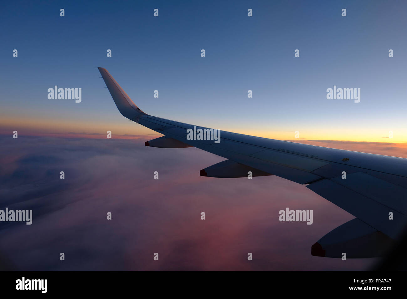 Vista da una finestra di aeroplano Foto Stock