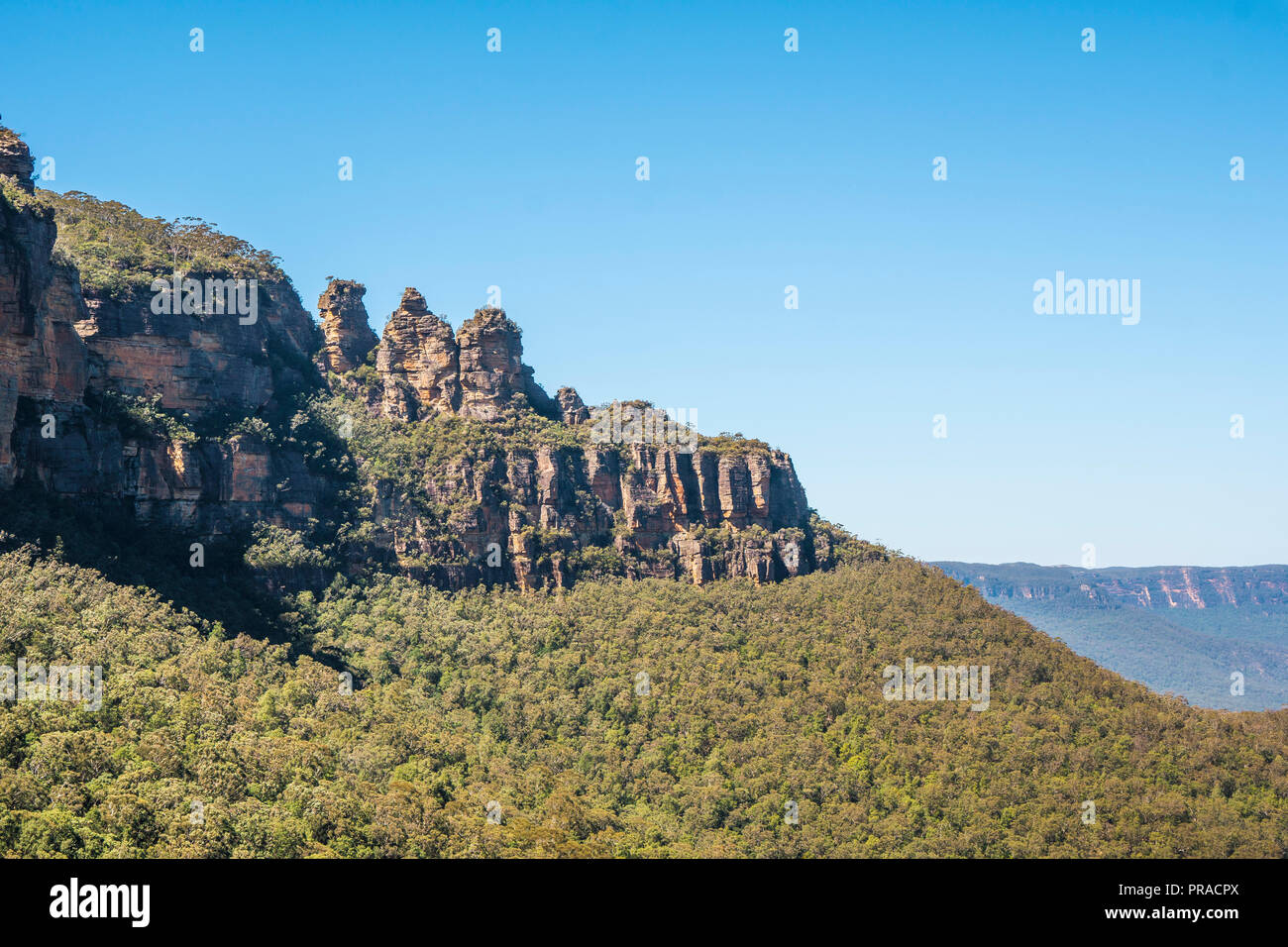 Vista delle Tre Sorelle brutto nelle Blue Mountains, Sydney, Nuovo Galles del Sud Foto Stock