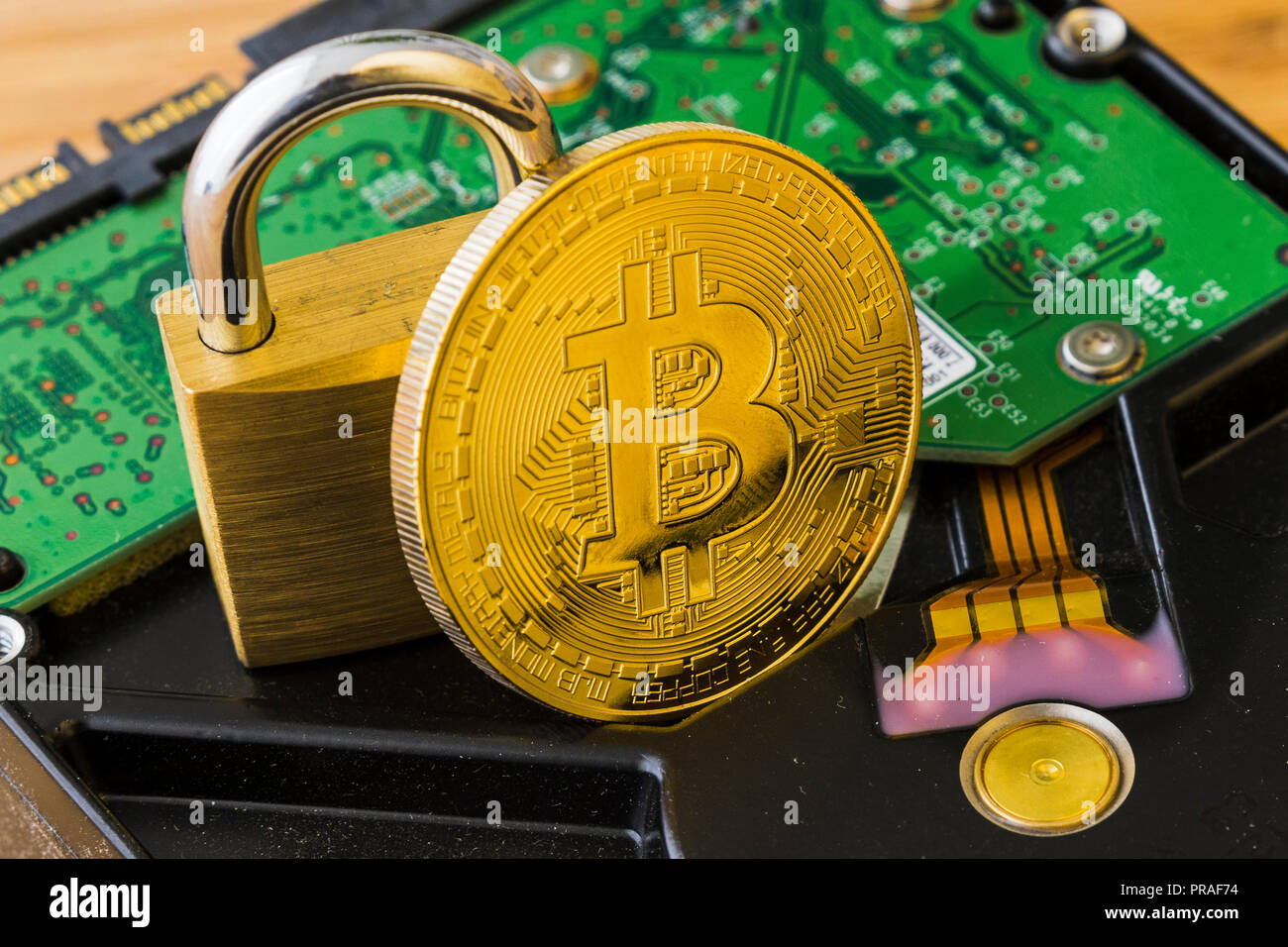 Un Bitcoin Cryptocurrency Bit digitale medaglia BTC valuta la tecnologia Internet Business concetto. Foto Stock