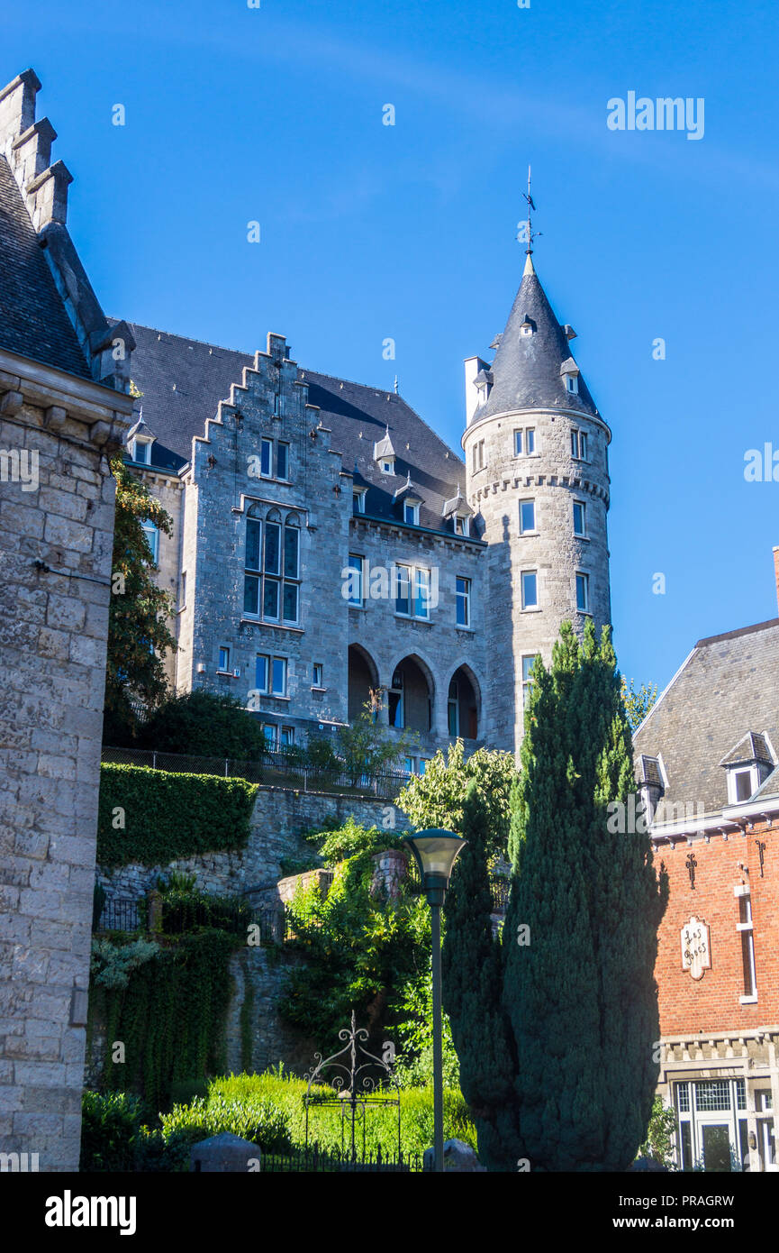 Revival gotico castello dei conti 1904, storicista stile architettonico, Rochefort, Belgio Foto Stock