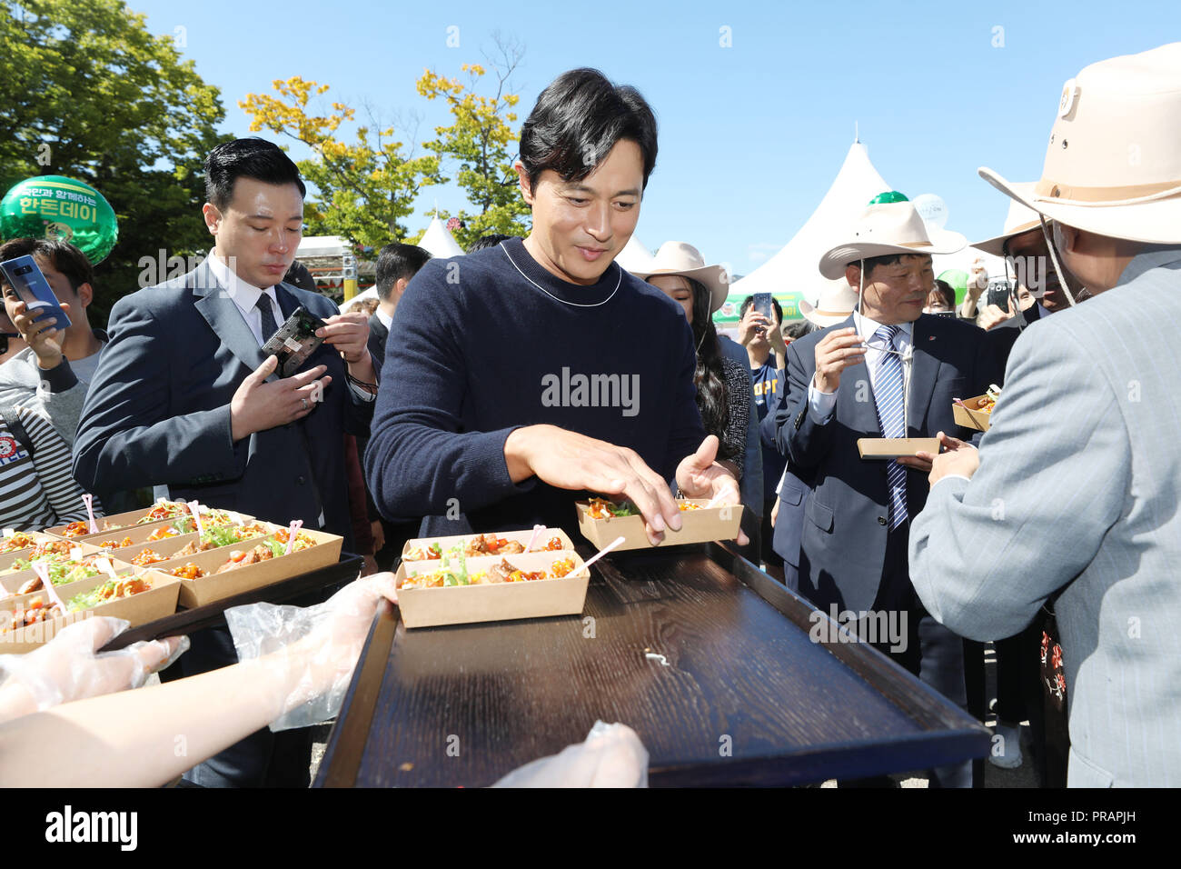 01 ott 2018. S. attore coreano Jang Dong-gun sud coreano attore Jang Dong-gun assiste il quinto giorno Handon a Seoul in terra Gwacheon, Gyeonggi Provincia, appena a sud di Seul, sul Sett. 29, 2018. Credito: Yonhap/Newcom/Alamy Live News Foto Stock