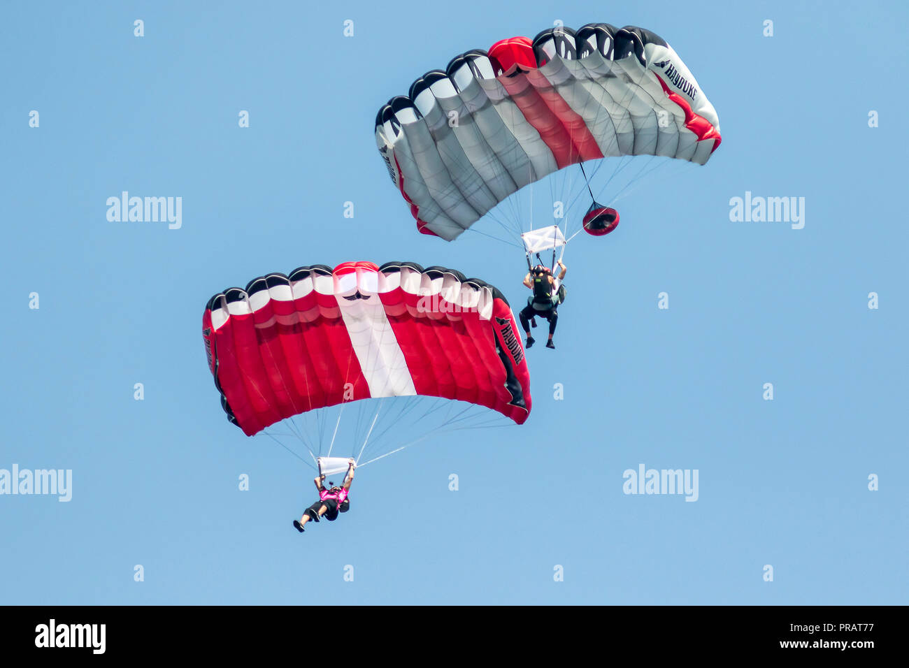 Kuala Lumpur, Malesia. 30 Settembre, 2018. La Torre KL host a BASE Jump event di Kuala Lumpur in Malesia dal 28 settembre al 1 ottobre. Ponticelli di BASE jump a 300m. alto, eseguono acrobazie. © Danny Chan/Alamy Live News. Foto Stock