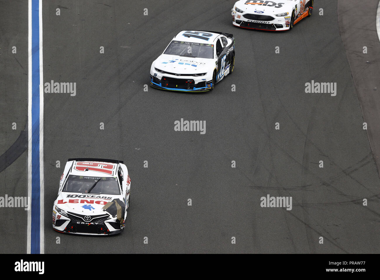 Concord, North Carolina, Stati Uniti d'America. Il 30 settembre, 2018. Daniel Suarez (19) gare durante la Bank of America ROVAL 400 a Charlotte Motor Speedway in concordia, North Carolina. Credito: Chris Owens Asp Inc/ASP/ZUMA filo/Alamy Live News Foto Stock