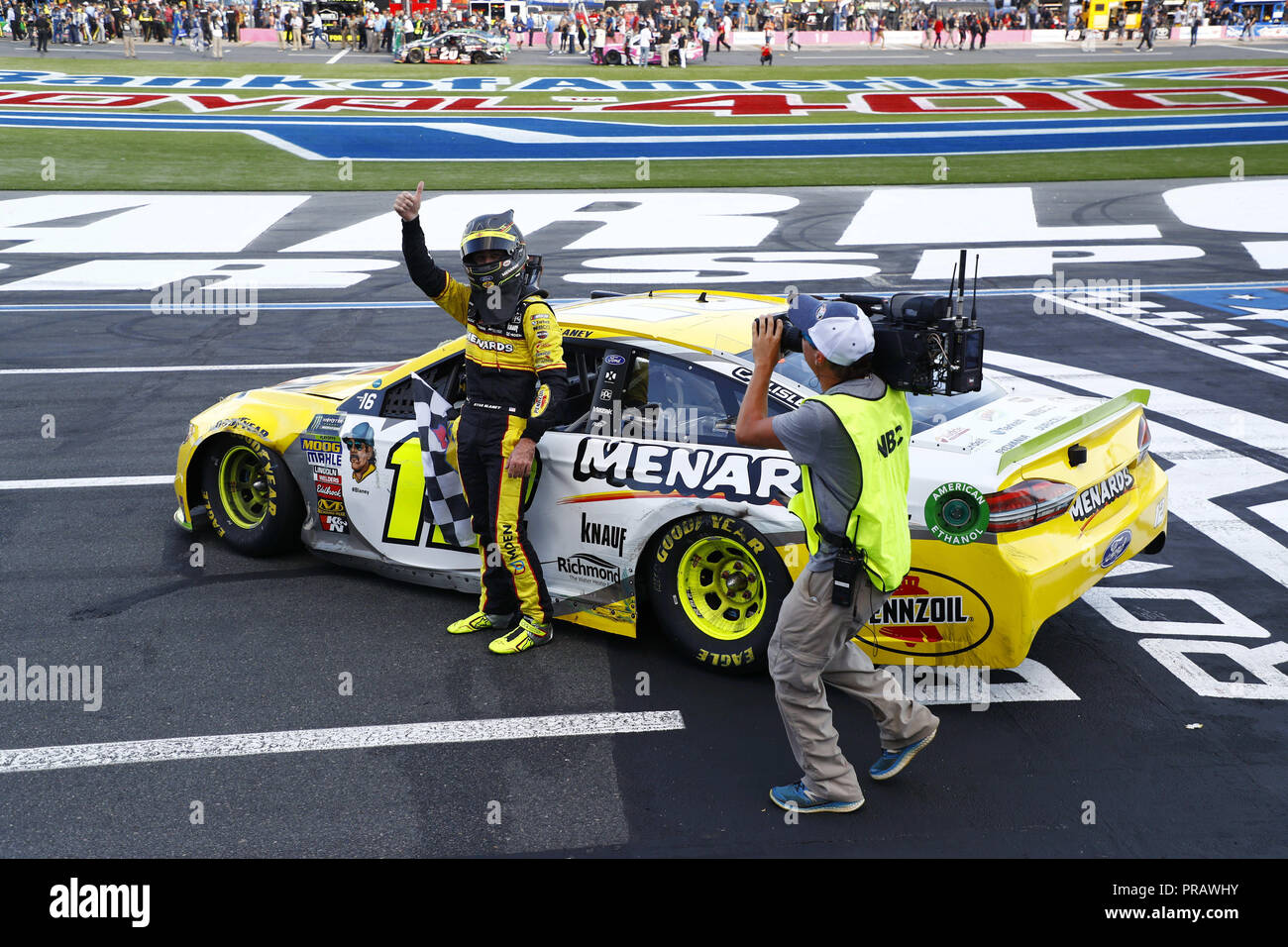 Concord, North Carolina, Stati Uniti d'America. Il 30 settembre, 2018. Ryan Blaney (12) vince la Bank of America ROVAL 400 a Charlotte Motor Speedway in concordia, North Carolina. Credito: Chris Owens Asp Inc/ASP/ZUMA filo/Alamy Live News Foto Stock