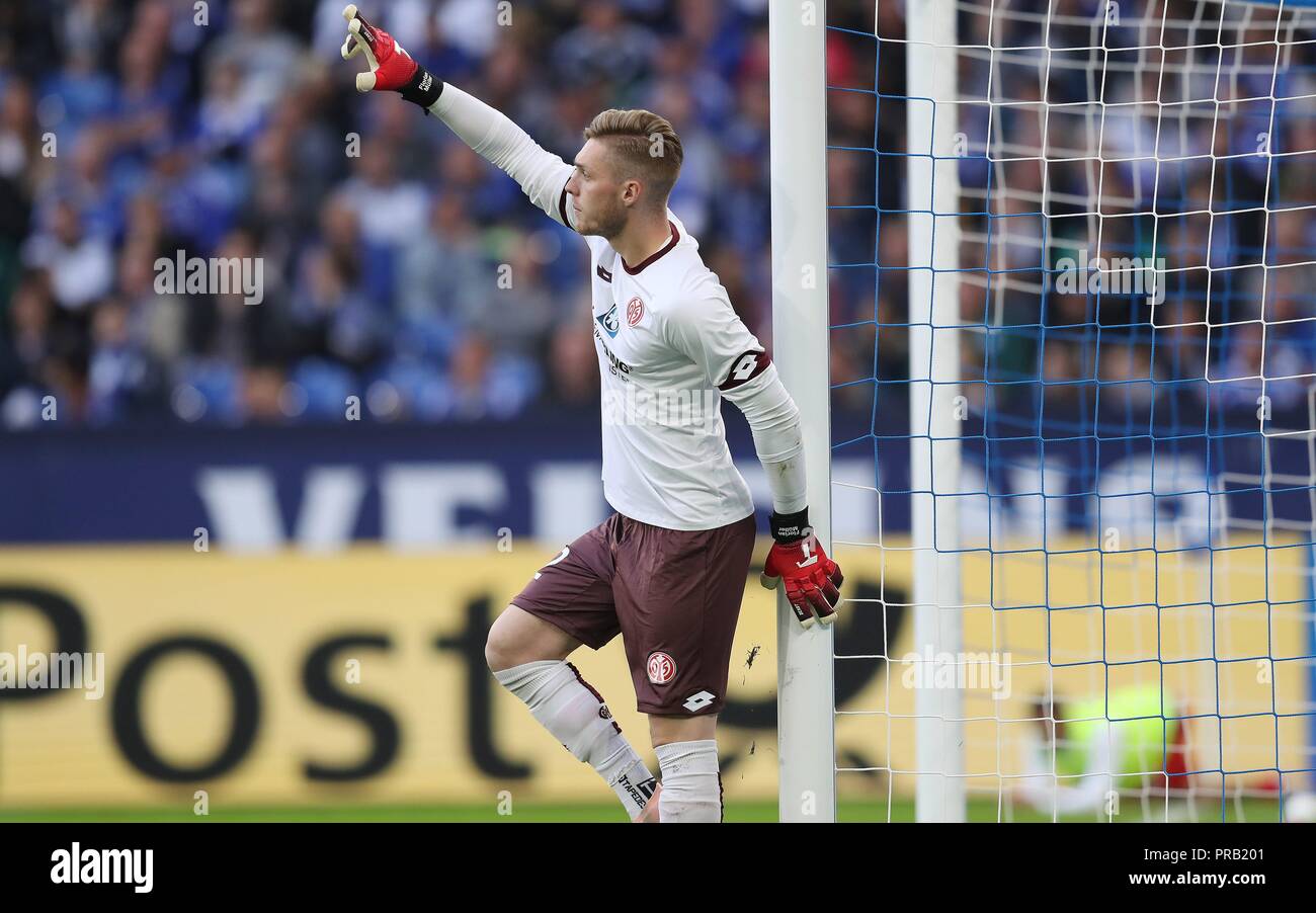 Firo: 29.09.2018, calcio, calcetto, 1.Bundesliga, stagione 2018/2019, FC Schalke 04 - FSV FSV FSV Mainz 05 1: 0 Florian Muller, singola azione | Utilizzo di tutto il mondo Foto Stock