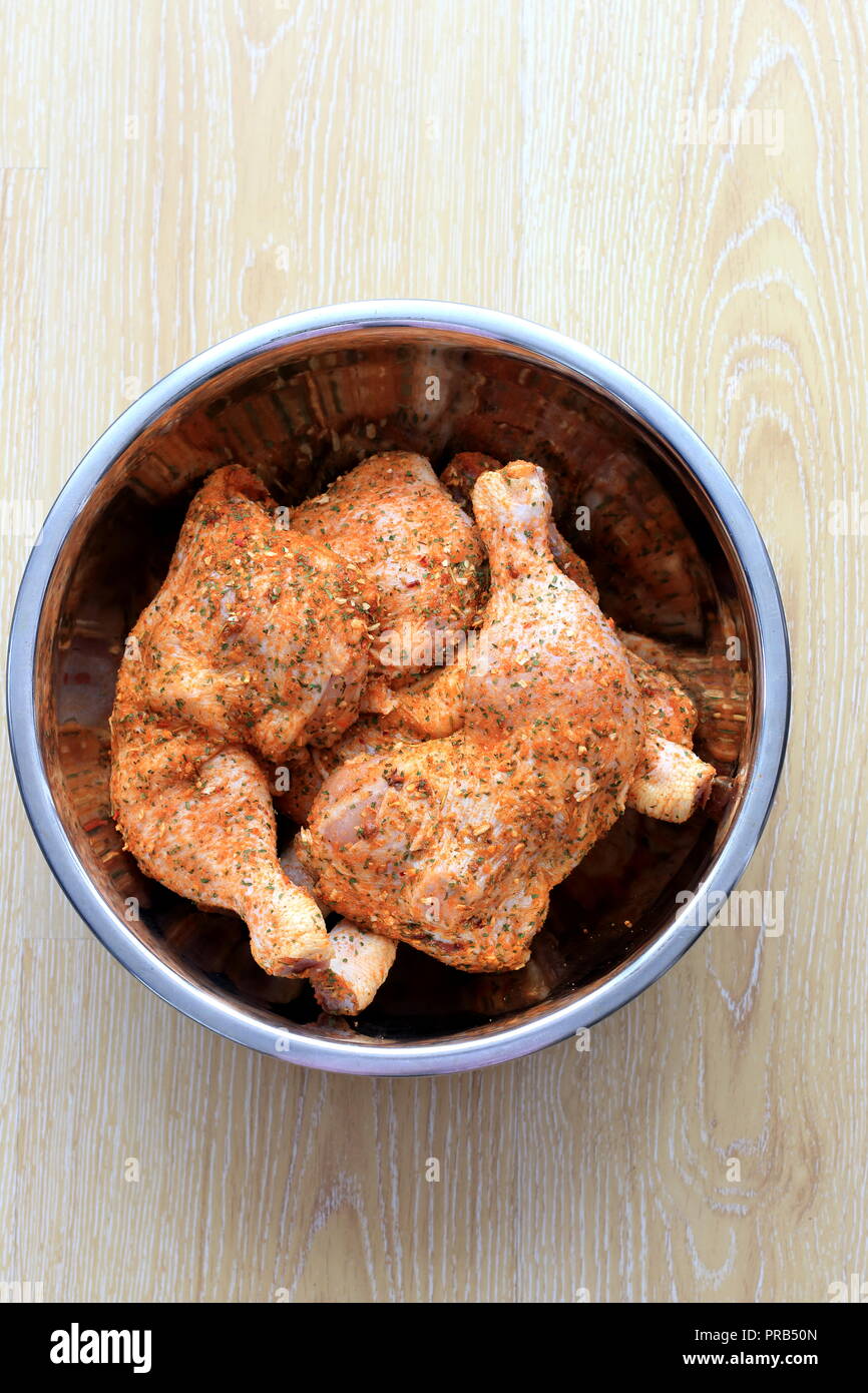 Marinate il pollo del Maryland pronto per essere tostate in forno Foto Stock