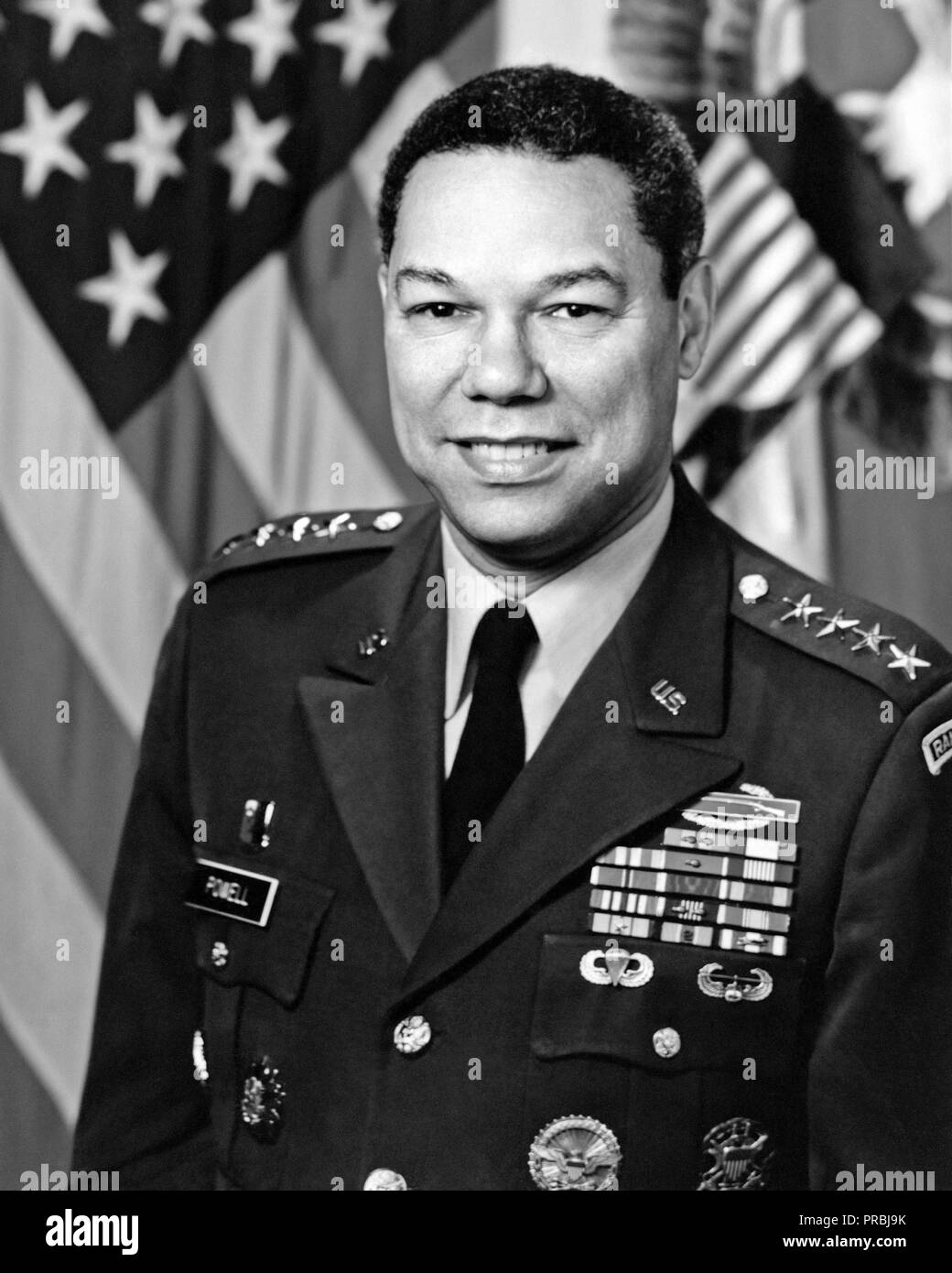 Ritratto di U.S. Esercito gen. Colin Powell L. Presidente del Comune di capi di Stato Maggiore (Scoperta) (UFFICIALE DEGLI STATI UNITI Fotografia dell'esercito) Foto Stock