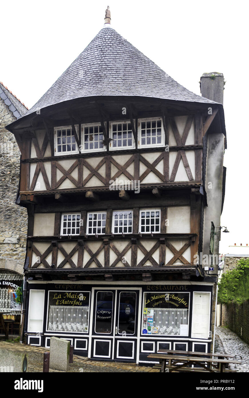 Francia Dept Finisterre. St Renan città mercato.La vecchia casa chiamata La Maison Cardi in Place de Vieux Marche. Foto Stock