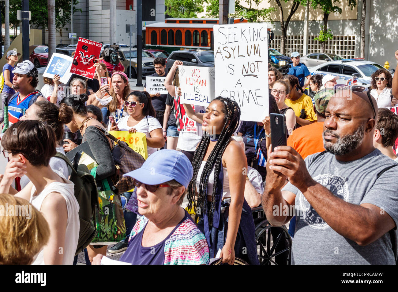 Miami Florida, manifestazione di protesta che protestano, le famiglie appartengono insieme Free Children immigrazione illegale, messicano confine famiglia separati Foto Stock