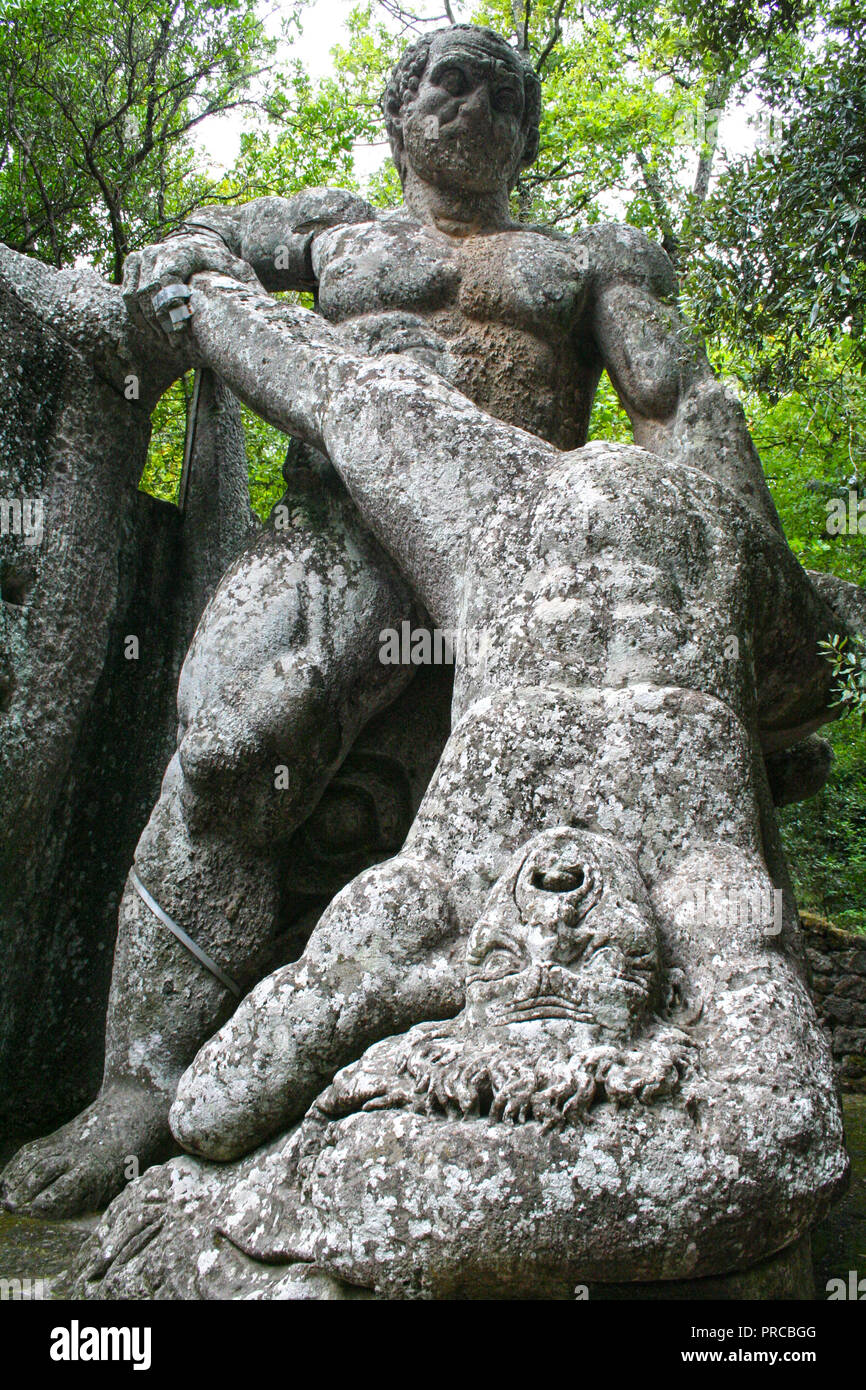 A Bomarzo - Italia - Su semptember 2009 - boschetto sacro , noto anche come Parco dei Mostri, popolato da Sculture grottesche in stile manierista di un Foto Stock