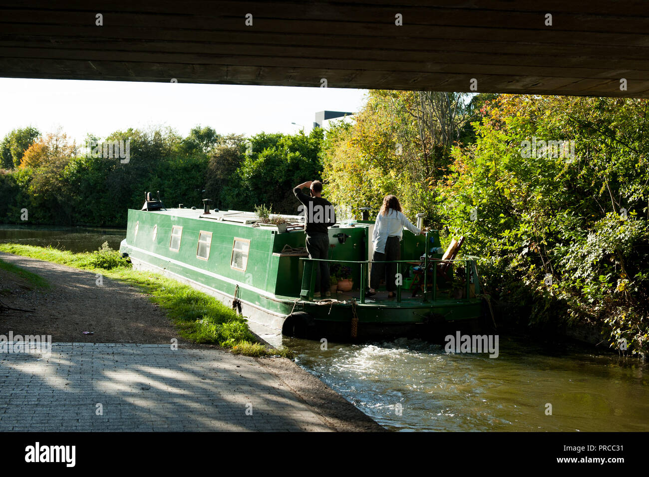 Il Grand Union Canal in Greenford con battelli Foto Stock