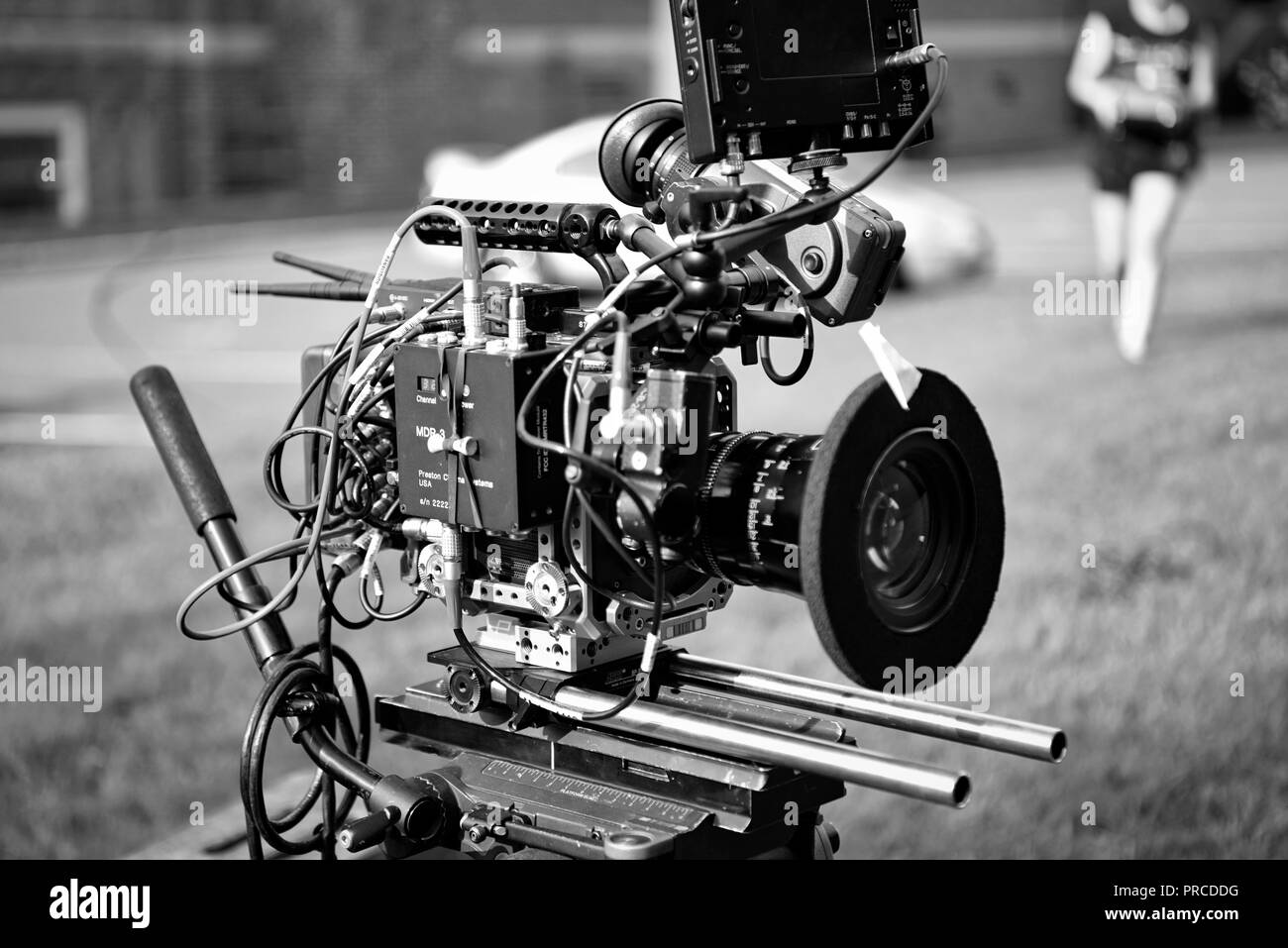 New York, NY; Agosto 2018: bianco e nero girato di un cinema telecamera essendo impostati per un tiro Foto Stock