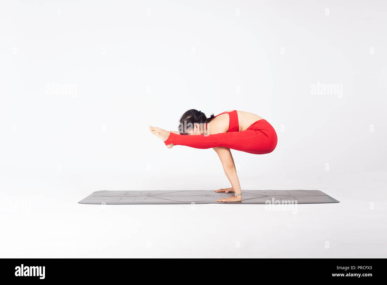 Posizioni yoga per principianti immagini e fotografie stock ad alta  risoluzione - Alamy