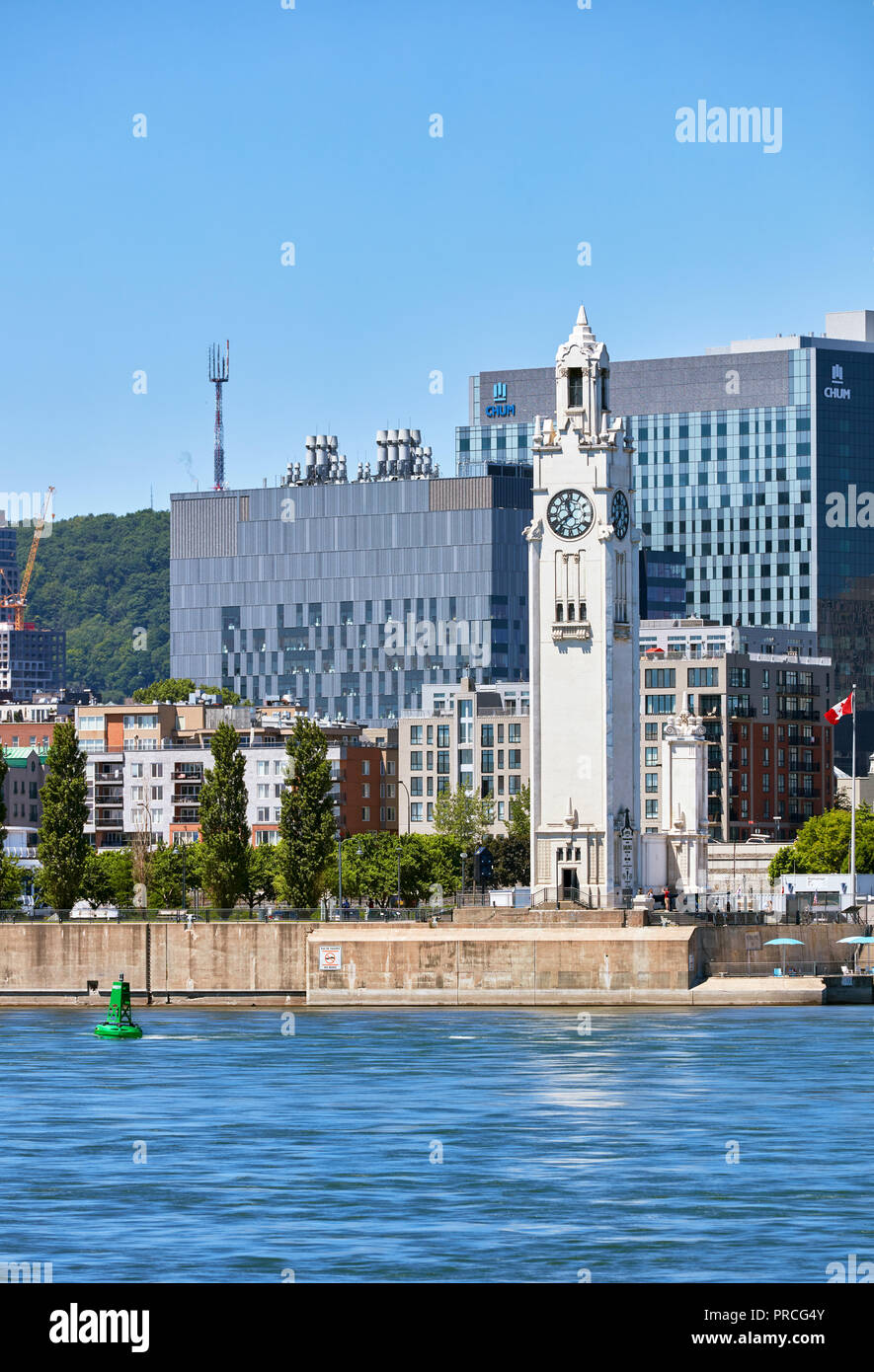 Vista di Montreal la torre dell orologio e il fiume San Lorenzo a Montreal, Quebec, Canada. Foto Stock