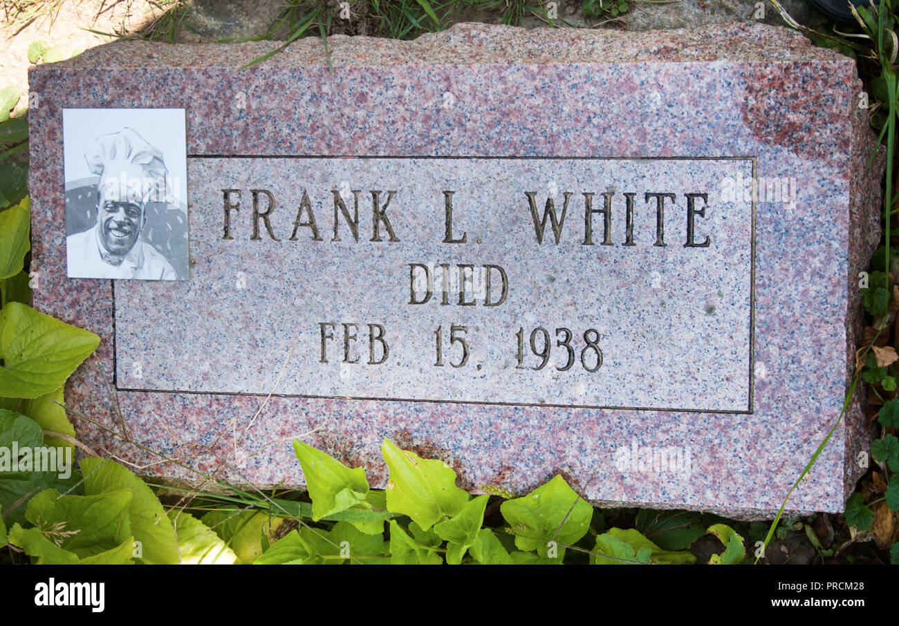 Lapide di Frank White, l'iconico "Cream-of-Wheat Man", a Leslie, Michigan, in onore dell'eredità del personaggio dei cereali. Foto Stock