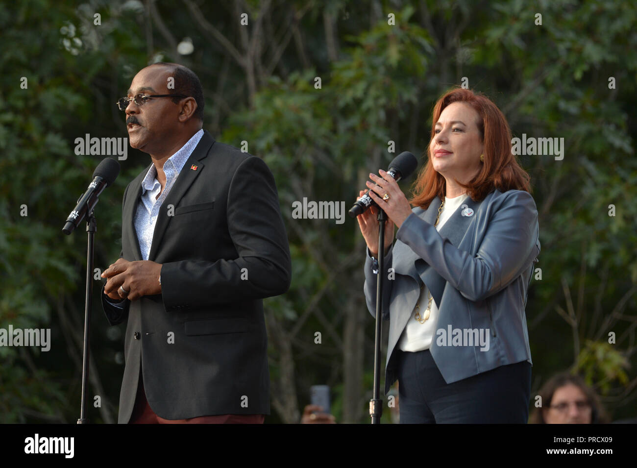 Gaston Browne e María Fernanda Espinosa sul palco durante il 2018 cittadino globale in concerto a Central Park, grande prato da Settembre 29, 2018 a New York Foto Stock