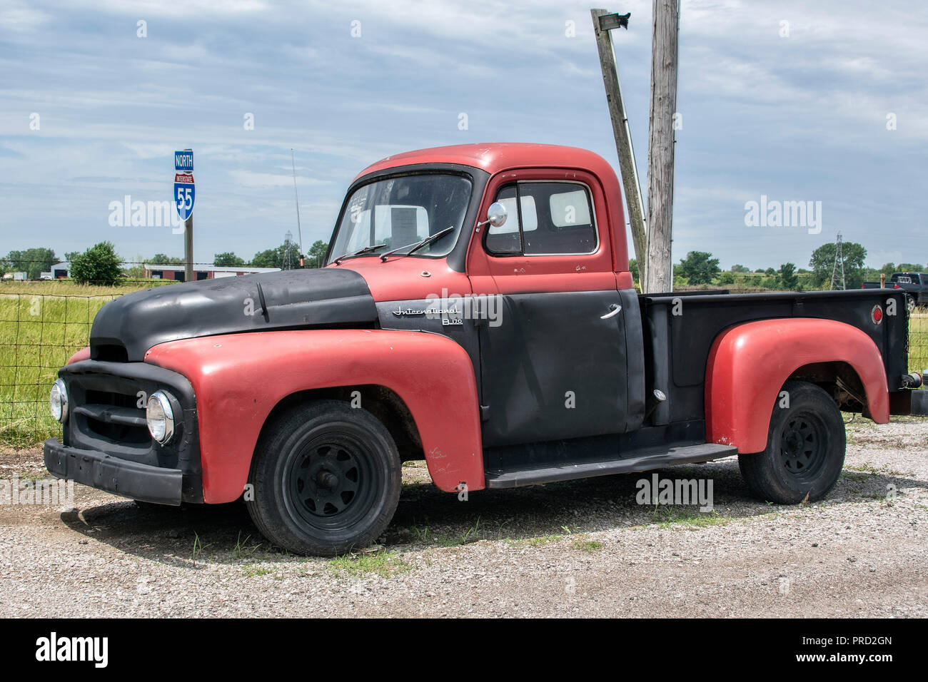 Classico carrello di prelievo al Country Classic Cars LLC concessionaria auto sul percorso 66, Staunton, Illinois, Stati Uniti d'America. Foto Stock