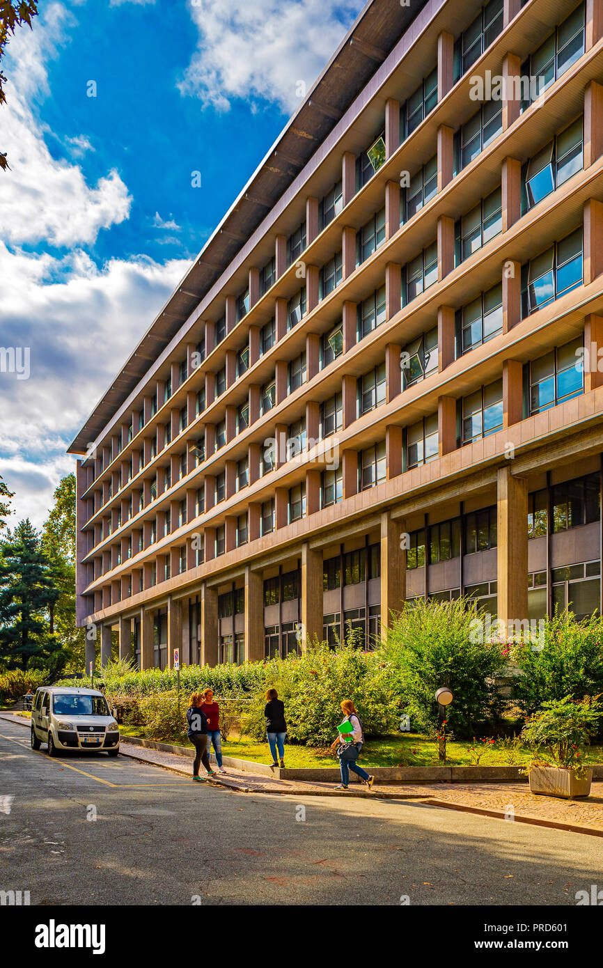 Italia Piemonte Canavese Ivrea museo aperto Olivetti Palazzo Uffici Onu Foto Stock