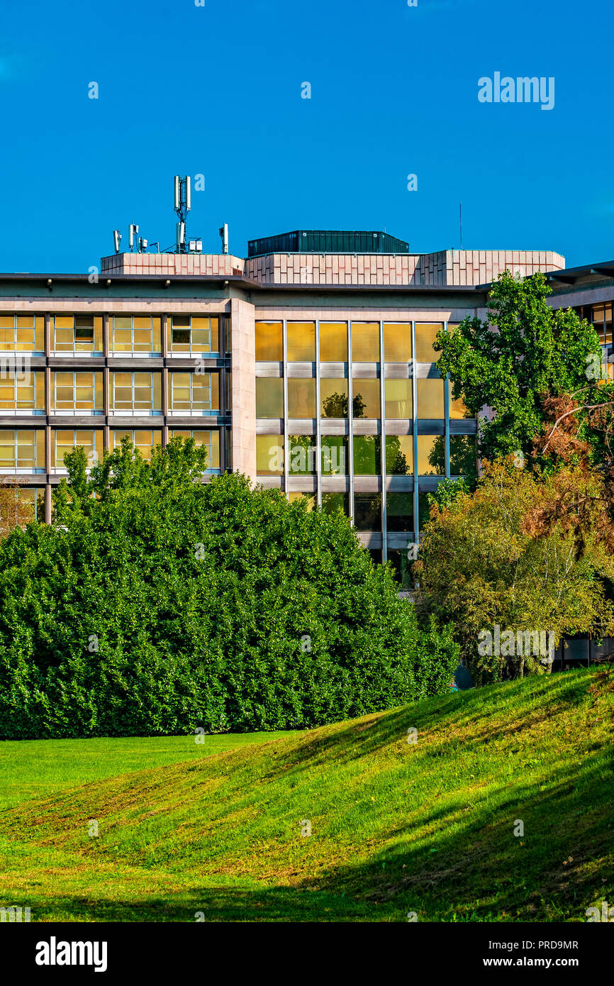 Italia Piemonte Canavese Ivrea museo aperto Olivetti Palazzo Uffici Onu Foto Stock