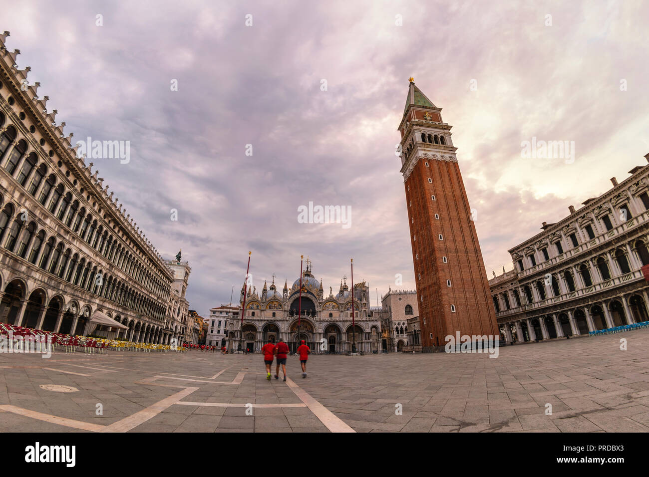 Venezia Italia, sunrise skyline della città in Piazza San Marco (Piazza San Marco) Foto Stock