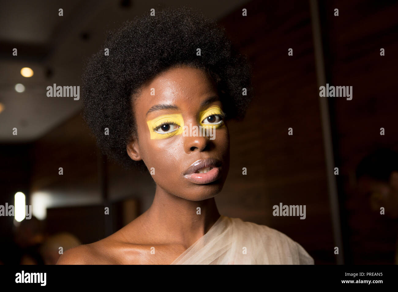 Londra, UK del 16 settembre 2018, dietro le quinte Kolchagov Barba mostrano a me Strand Hotel, London Fashion Week SS/19. Mariusz Goslicki/Alamy Foto Stock