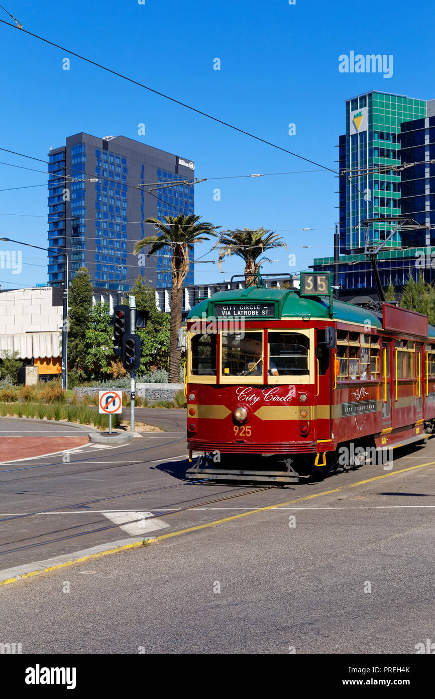 City Circle Tram Turistico, Collins Street, Melbourne, Victoria, Australia Foto Stock