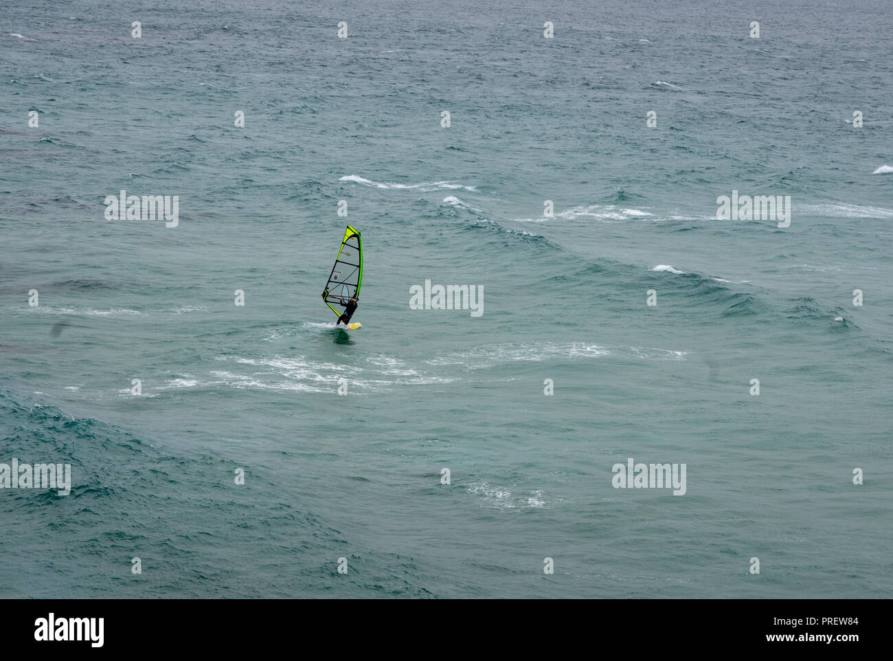Windsurf off Guincho beach, Cascais, Portogallo - Foto Stock