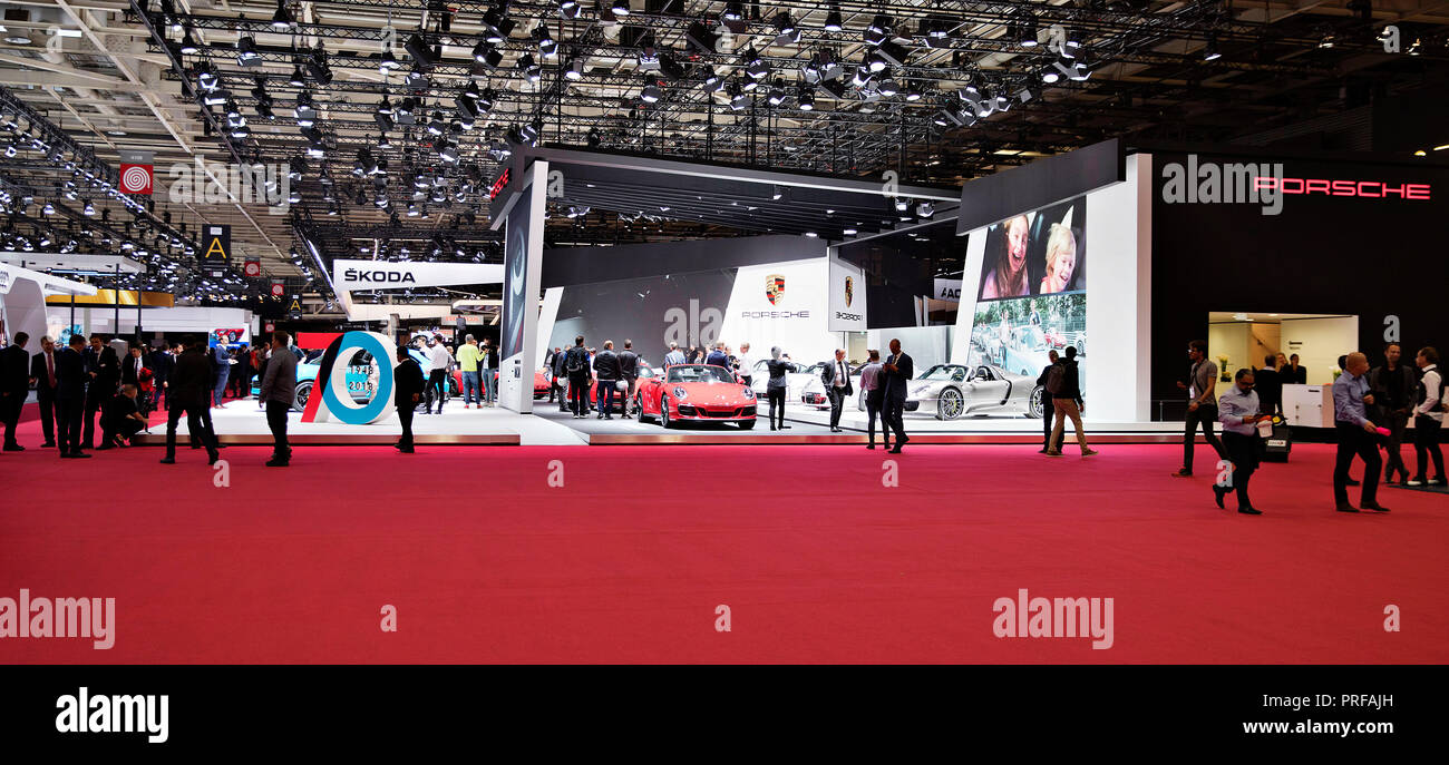 Porsche esposizione durante la prima giornata della stampa internazionale del Motor Show di Parigi, il Martedì, Ottobre 2nd, 2018. (CTK foto/Rene Fluger) Foto Stock