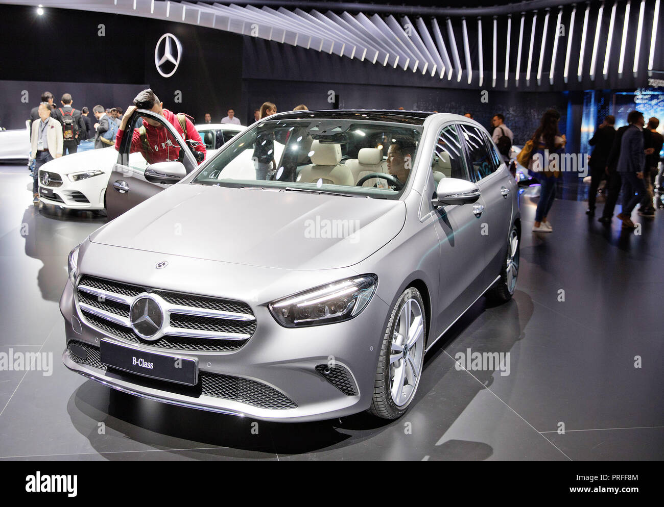 Mercedes-Bent classe B è stata presentata durante la prima giornata della stampa internazionale del Motor Show di Parigi, Francia, martedì 2 ottobre, 2018. (CTK Foto Stock