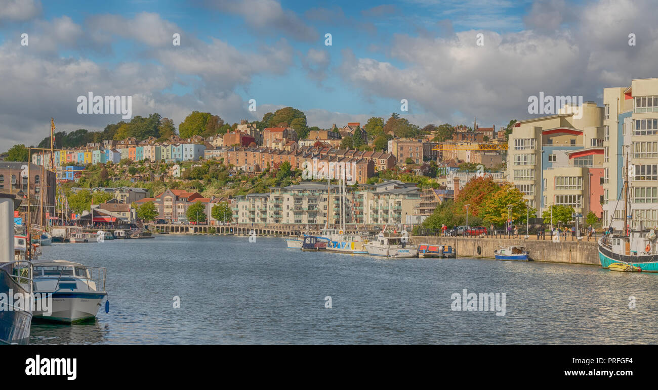 Vista panoramica di Hotwells e Clifton da Bristol Docks, Regno Unito Foto Stock