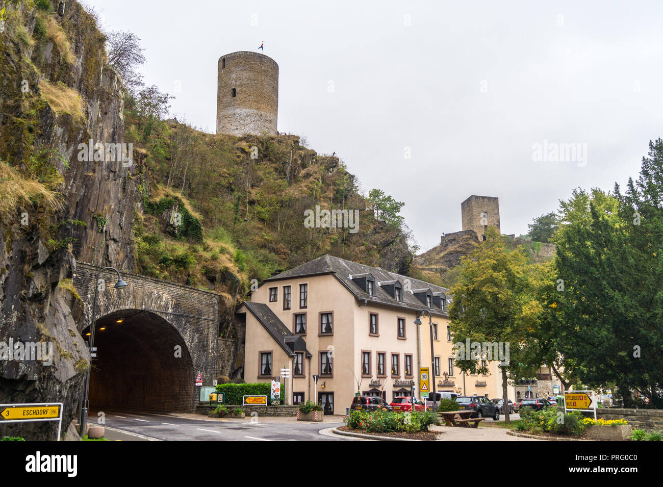 Il Castello dei Conti di Esch-sur-Sûre, del XIII secolo, Granducato del Lussemburgo Foto Stock