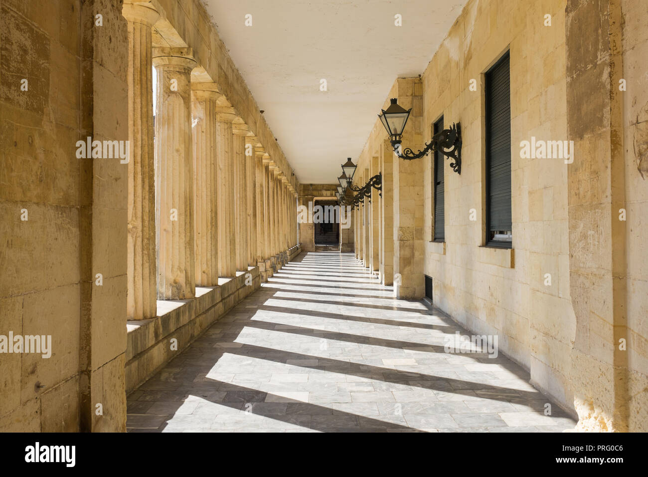 San Michele e San Giorgio in un vecchio palazzo nella città di Corfù è la sola architettura georgiana in tutto il Mediterraneo Foto Stock