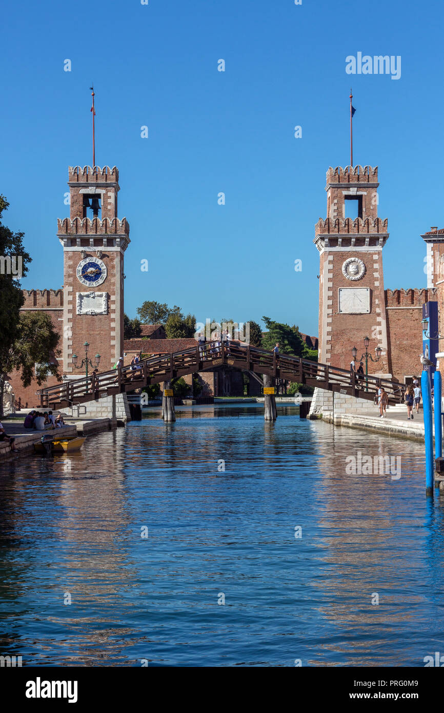 Ingresso al Arsenale veneziano, un complesso di ex cantieri e armory raggruppati nella città di Venezia in Italia settentrionale. Foto Stock