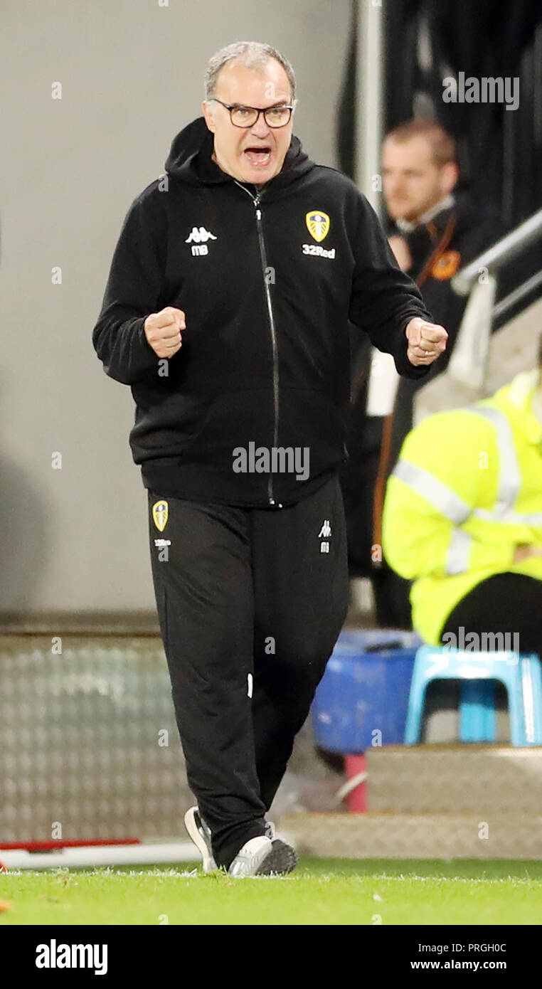 Leeds United manager Marcelo Bielsa durante la partita del campionato Sky Bet al KC Stadium di Hull. PREMERE ASSOCIAZIONE foto. Data immagine: Martedì 2 ottobre 2018. Vedi storia di PA CALCIO Hull. Il credito fotografico dovrebbe essere: Danny Lawson/PA Wire. RESTRIZIONI: Nessun utilizzo con audio, video, dati, elenchi di apparecchi, logo di club/campionato o servizi "live" non autorizzati. L'uso in-match online è limitato a 120 immagini, senza emulazione video. Nessun utilizzo nelle scommesse, nei giochi o nelle pubblicazioni di singoli club/campionati/giocatori Foto Stock