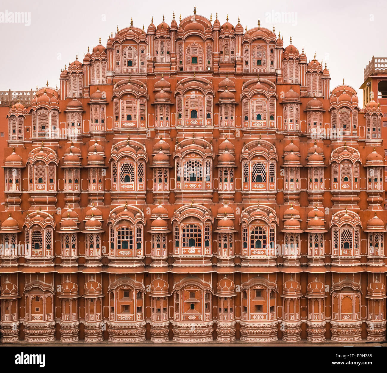 Il palazzo dei venti, haws mahal, città rosa, Jaipur, Rajasthan, India Foto Stock