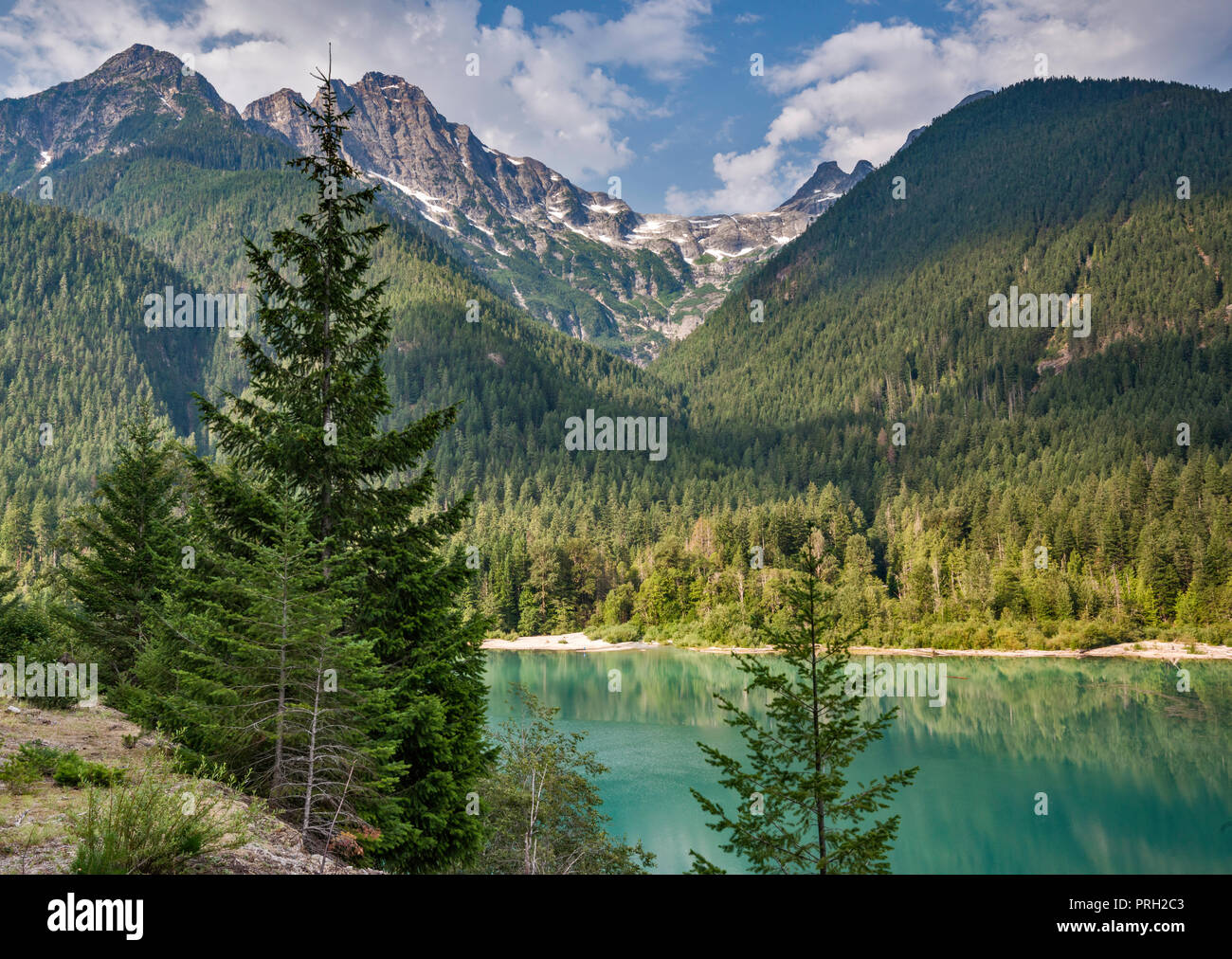 Piramide di picco, Picco Pinnacolo, Paolo Bunyans moncone, Parco Nazionale delle Cascate del Nord, su Diablo lago, dal North Cascades Highway, nello stato di Washington, USA Foto Stock